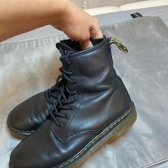 Dr. Martens genuine leather boots, size 7 - Picture 3 of 8